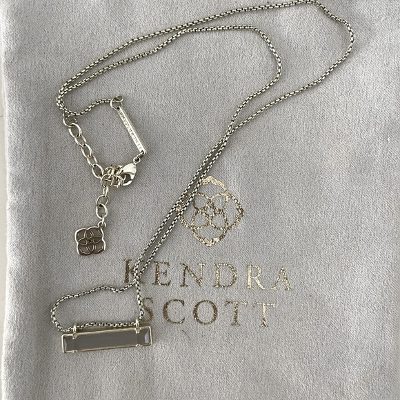 Kendra Scott bar leanor bar necklace 14k plated brass - Picture 1 of 2